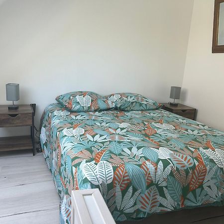 Pas Loin Des Plage Du Debarquement Creully sur Seulles Eksteriør bilde